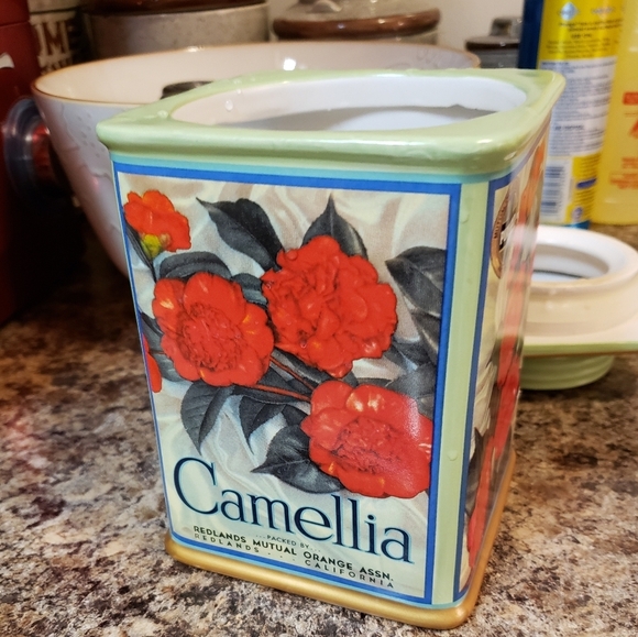 Vintage Oneida Label Collection Tea Candy Cannister Camellia Gifts Floral Coffee - Picture 2 of 9